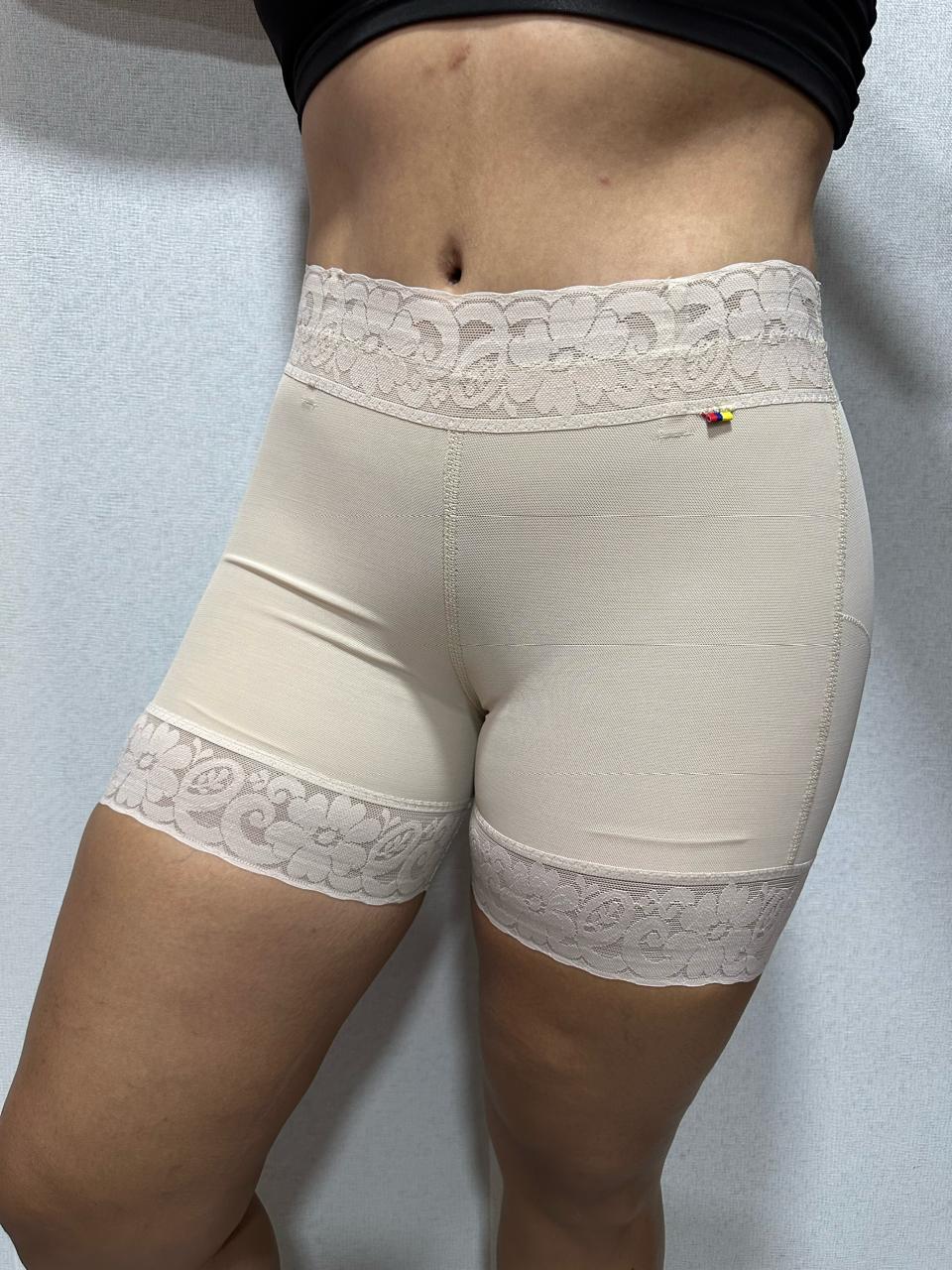 FAJA SHORT LEVANTA COLA SITI