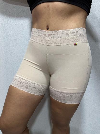 FAJA SHORT LEVANTA COLA SITI